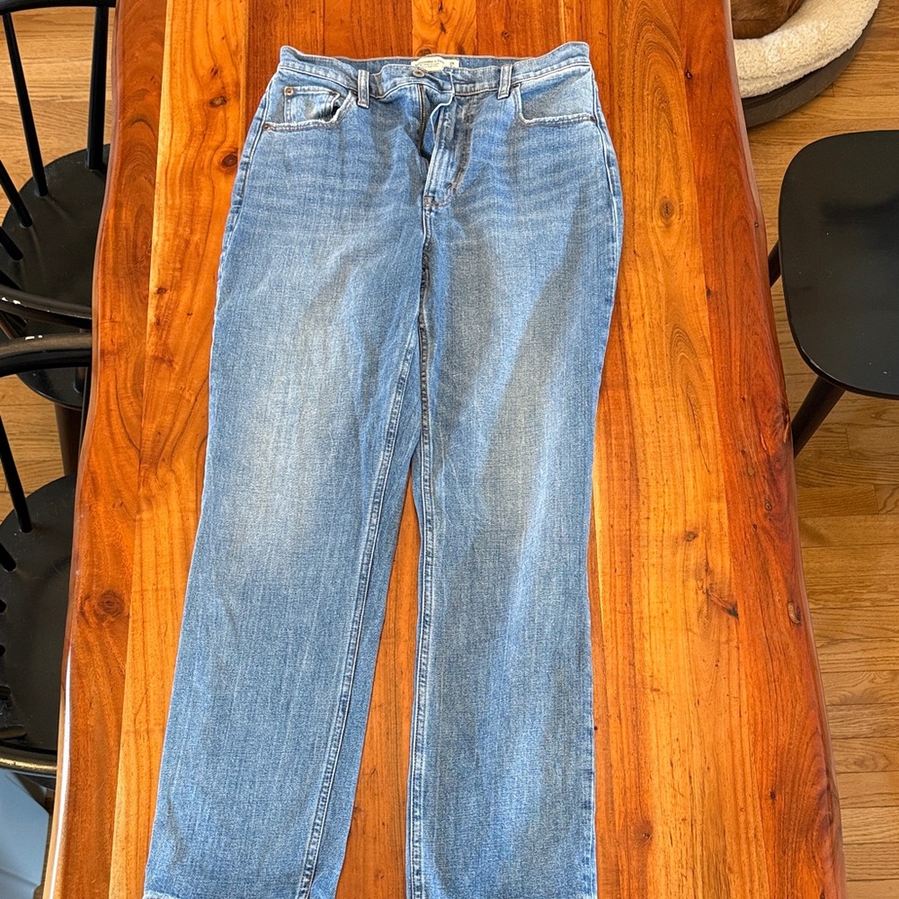 Abercrombie & Fitch Curve Love Ankle Straight Ultra High Rise light wash Jeans